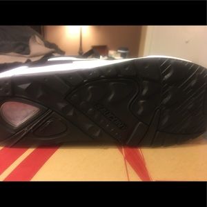 Saucony running shoe men’s size 7.5 size 9 women’s